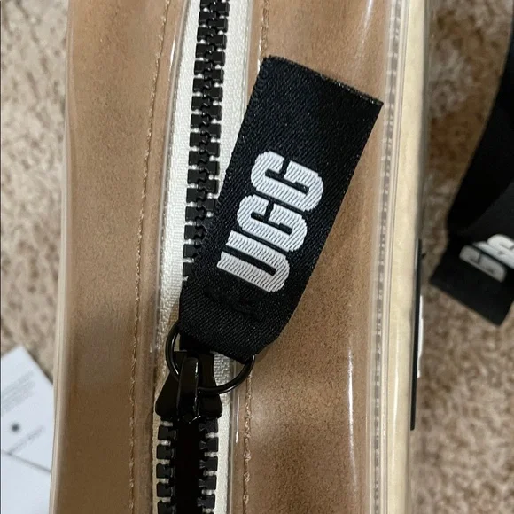 UGG NWT Cream Shearling Crossbody Bag with Black Strap and Ugg Storage Bag - Picture 7 of 8